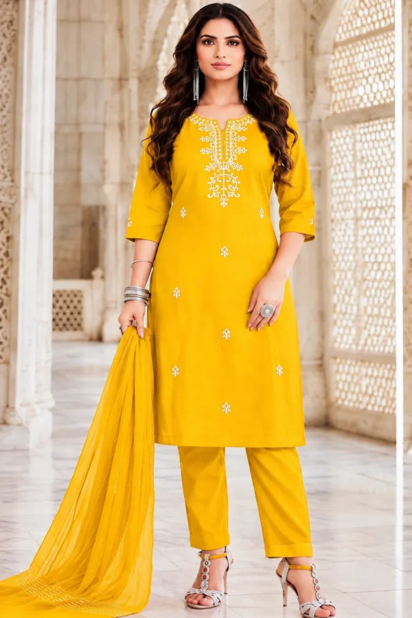VRAA Women's Embroidered Suit Set
